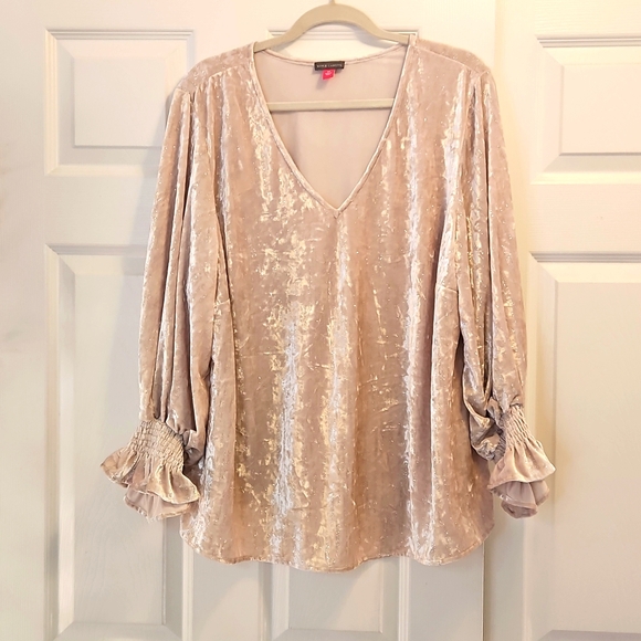 Vince Camuto Tan Crushed Velvet Oversized Top - Picture 5 of 10